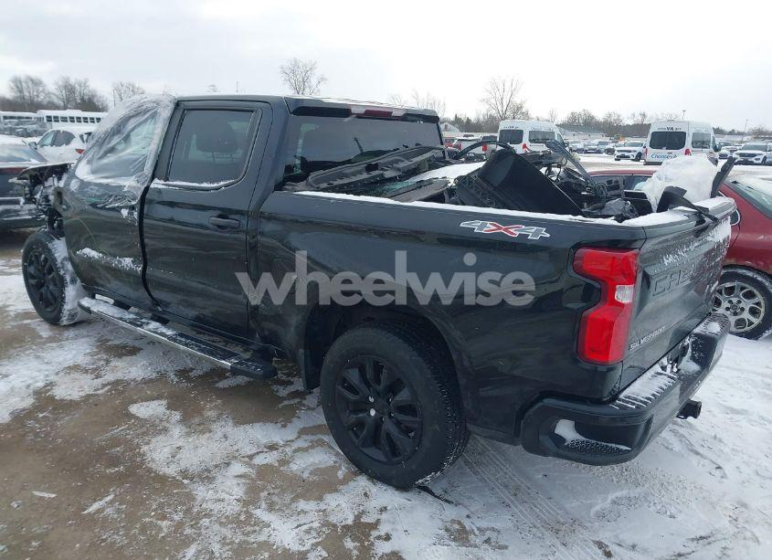 Photo 3 of 2020 Chevrolet Silverado 1500 4WD SHORT BED CUSTOM (VIN 3GCPYBEK4LG336733)