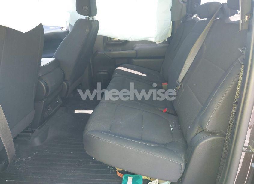 Photo 8 of 2021 Chevrolet Silverado 1500 4WD SHORT BED CUSTOM (VIN 3GCPYBEK5MG240529)