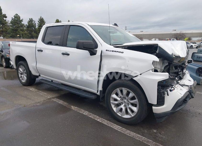 2021 Chevrolet Silverado 1500 4WD SHORT BED CUSTOM (VIN 3GCPYBEK5MG426362) main photo