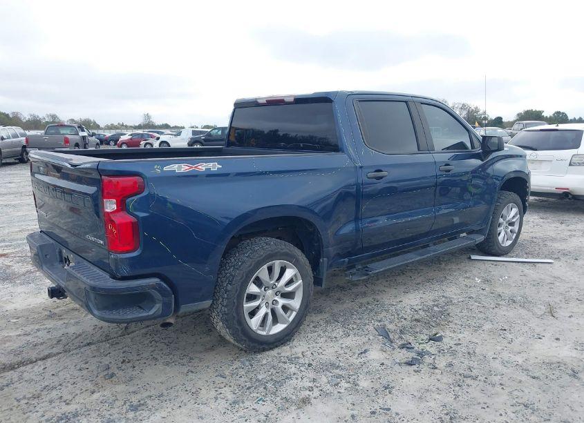 Photo 4 of 2021 Chevrolet Silverado 1500 4WD SHORT BED CUSTOM (VIN 3GCPYBEK7MG323945)