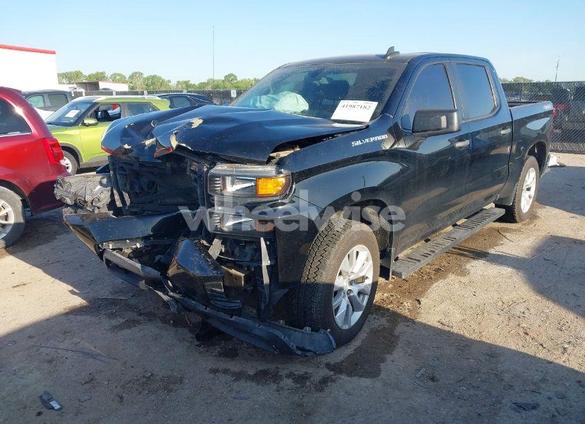 Photo 2 of 2020 Chevrolet Silverado 1500 4WD SHORT BED CUSTOM (VIN 3GCPYBEK8LG169454)