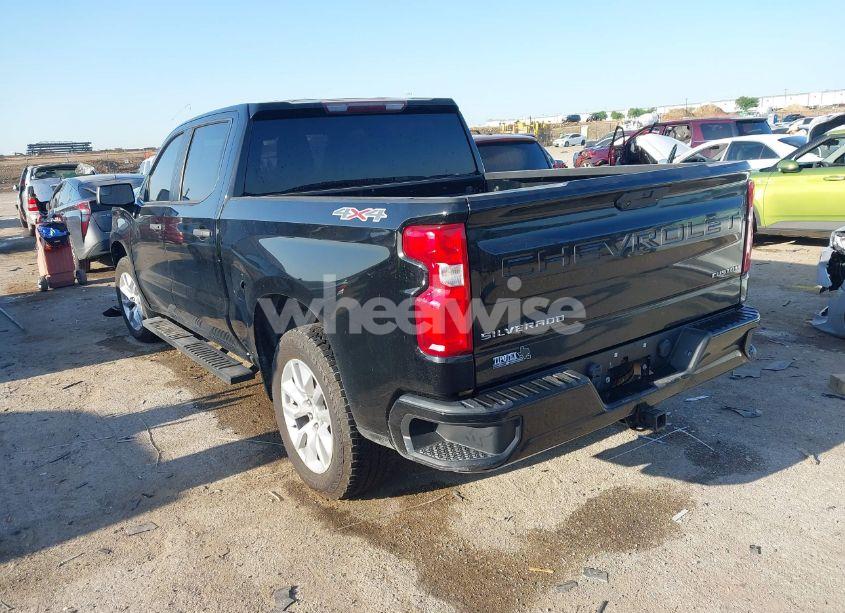 Photo 3 of 2020 Chevrolet Silverado 1500 4WD SHORT BED CUSTOM (VIN 3GCPYBEK8LG169454)