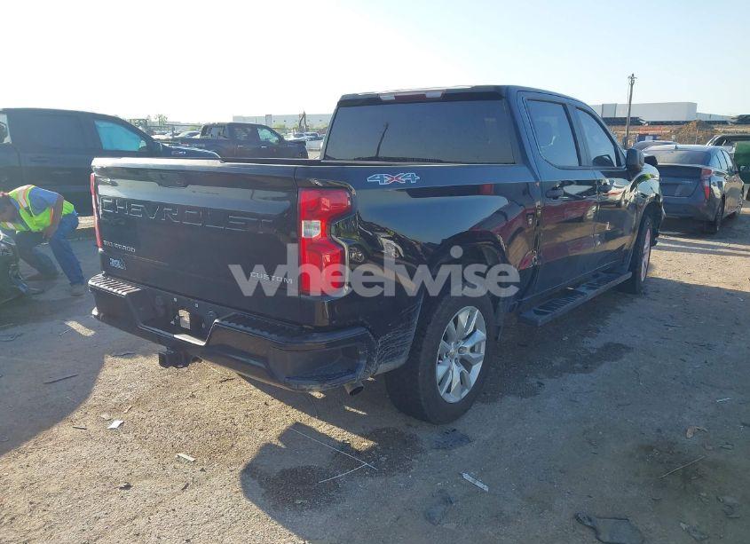 Photo 4 of 2020 Chevrolet Silverado 1500 4WD SHORT BED CUSTOM (VIN 3GCPYBEK8LG169454)