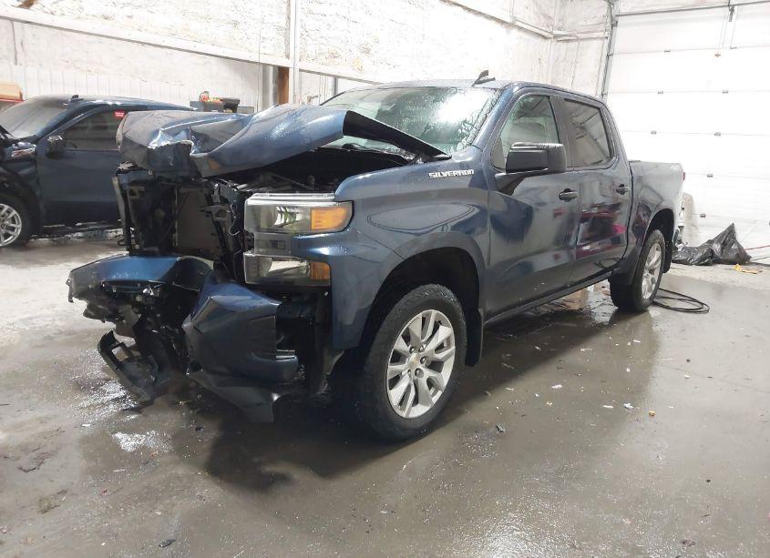 Photo 2 of 2020 Chevrolet Silverado 1500 4WD SHORT BED CUSTOM (VIN 3GCPYBEK9LG358985)