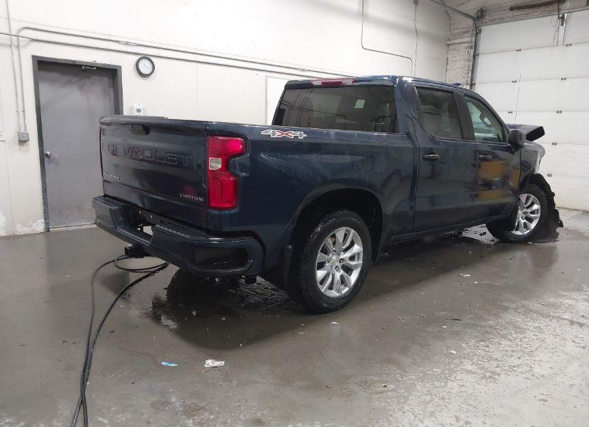 Photo 4 of 2020 Chevrolet Silverado 1500 4WD SHORT BED CUSTOM (VIN 3GCPYBEK9LG358985)