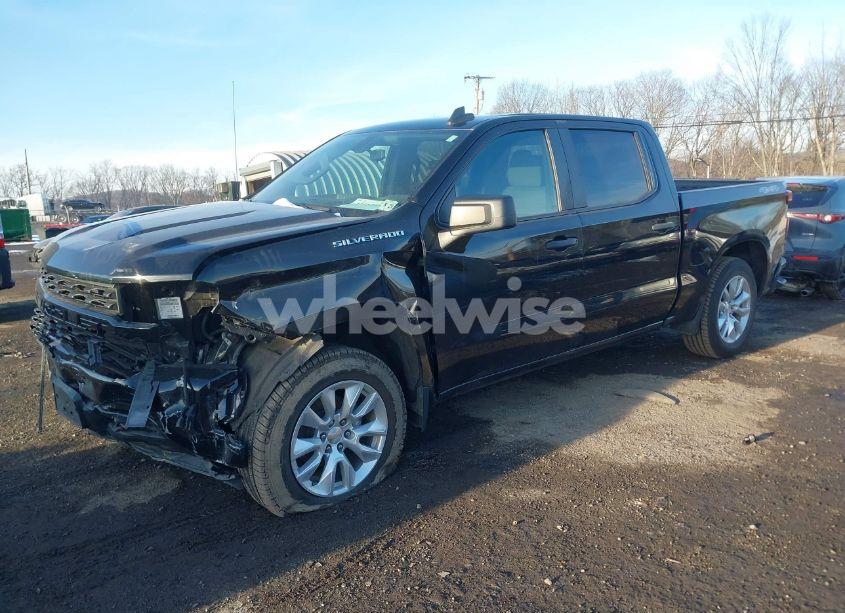 Photo 2 of 2020 Chevrolet Silverado 1500 4WD SHORT BED CUSTOM (VIN 3GCPYBEK9LG380470)