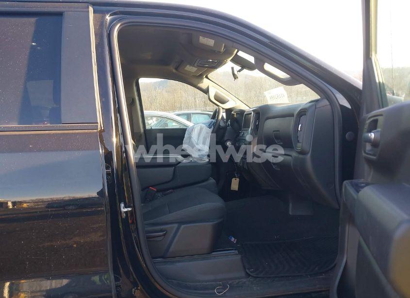 Photo 5 of 2020 Chevrolet Silverado 1500 4WD SHORT BED CUSTOM (VIN 3GCPYBEK9LG380470)