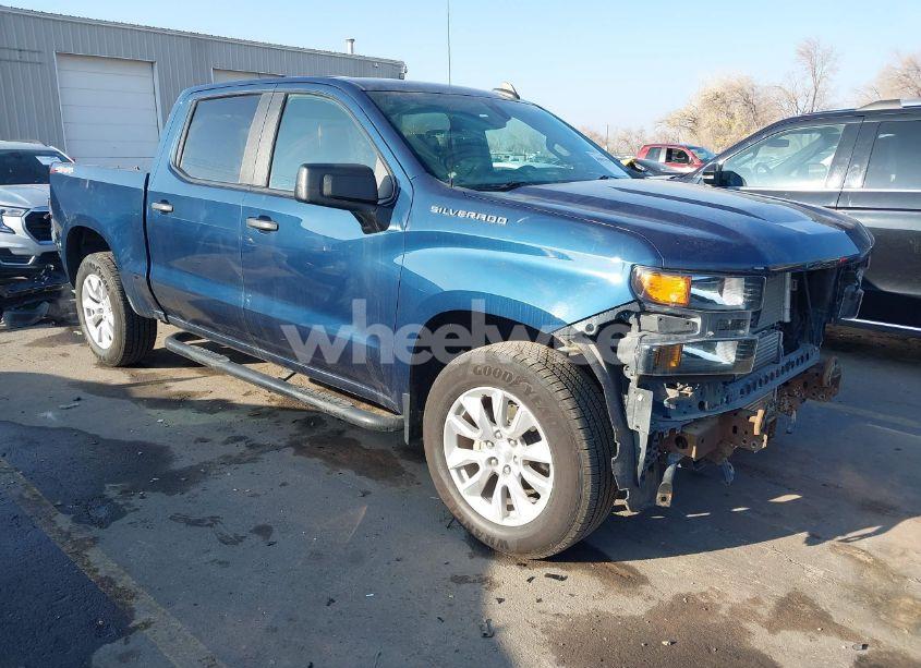 2021 Chevrolet Silverado 1500 4WD SHORT BED CUSTOM (VIN 3GCPYBEK9MG341735) main photo