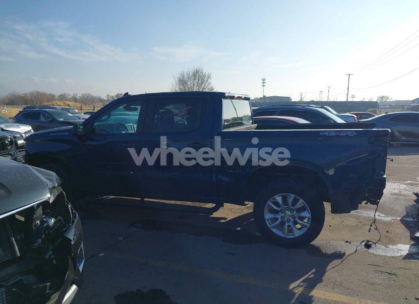 Photo 15 of 2021 Chevrolet Silverado 1500 4WD SHORT BED CUSTOM (VIN 3GCPYBEK9MG341735)