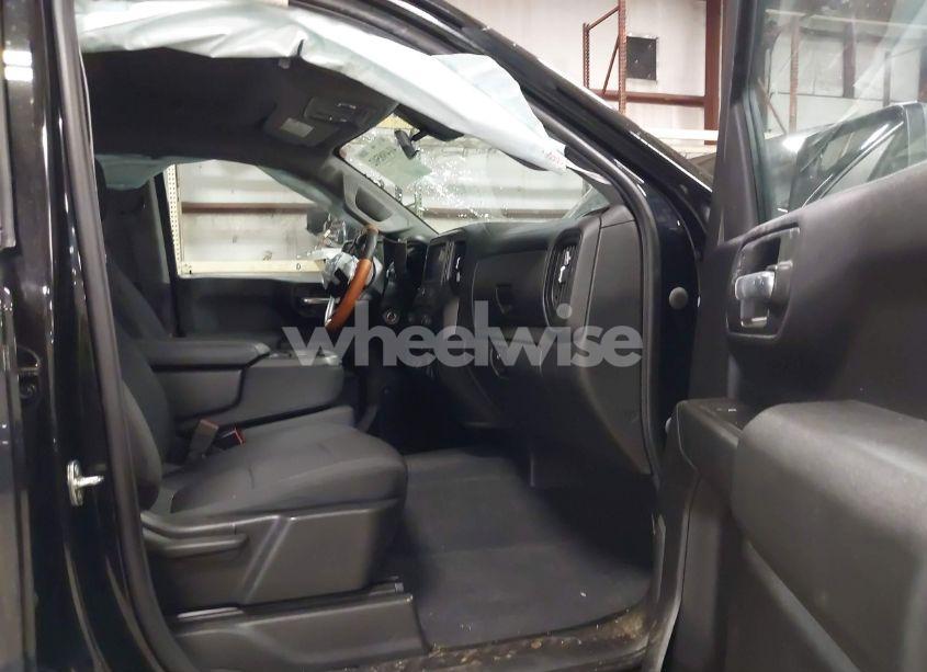 Photo 5 of 2020 Chevrolet Silverado 1500 4WD SHORT BED CUSTOM (VIN 3GCPYBEKXLG417039)