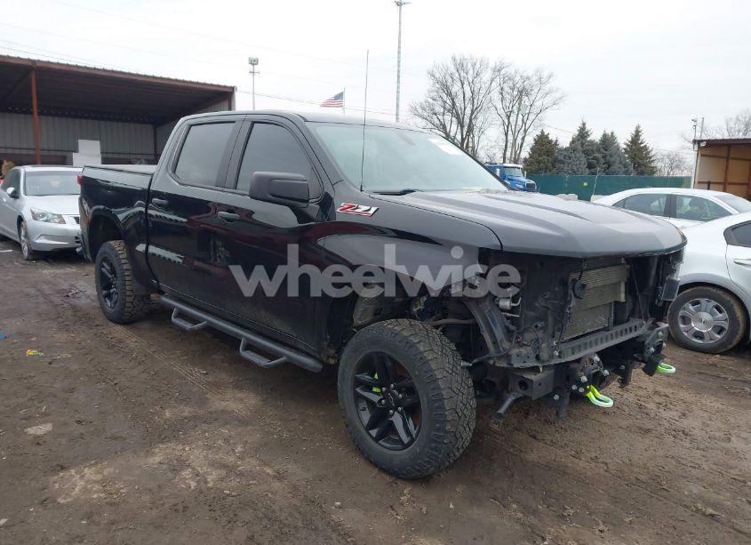 2020 Chevrolet Silverado 1500 4WD SHORT BED CUSTOM TRAIL BOSS (VIN 3GCPYCEF1LG189019) main photo