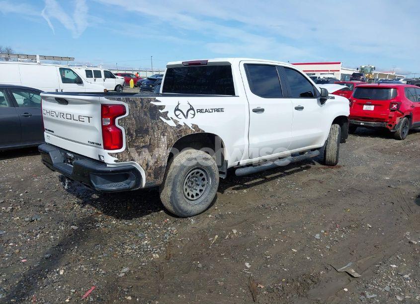 Photo 4 of 2021 Chevrolet Silverado 1500 4WD SHORT BED CUSTOM TRAIL BOSS (VIN 3GCPYCEF5MG400692)