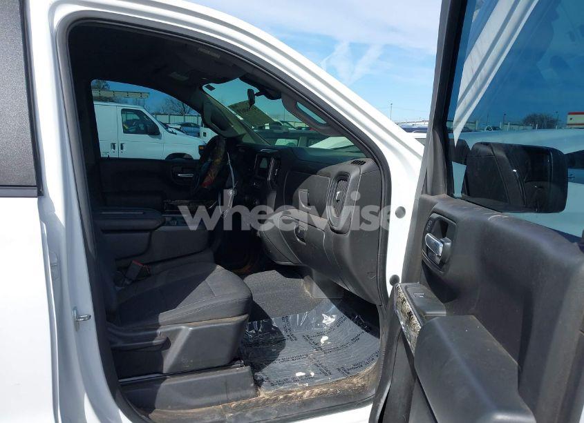 Photo 5 of 2021 Chevrolet Silverado 1500 4WD SHORT BED CUSTOM TRAIL BOSS (VIN 3GCPYCEF5MG400692)