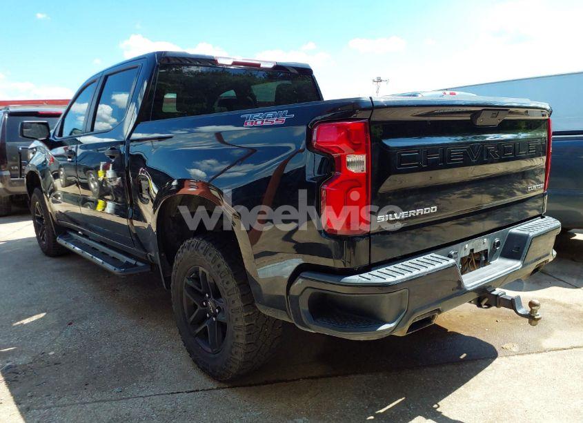 Photo 3 of 2019 Chevrolet Silverado 1500 CUSTOM TRAIL BOSS (VIN 3GCPYCEF7KG110838)