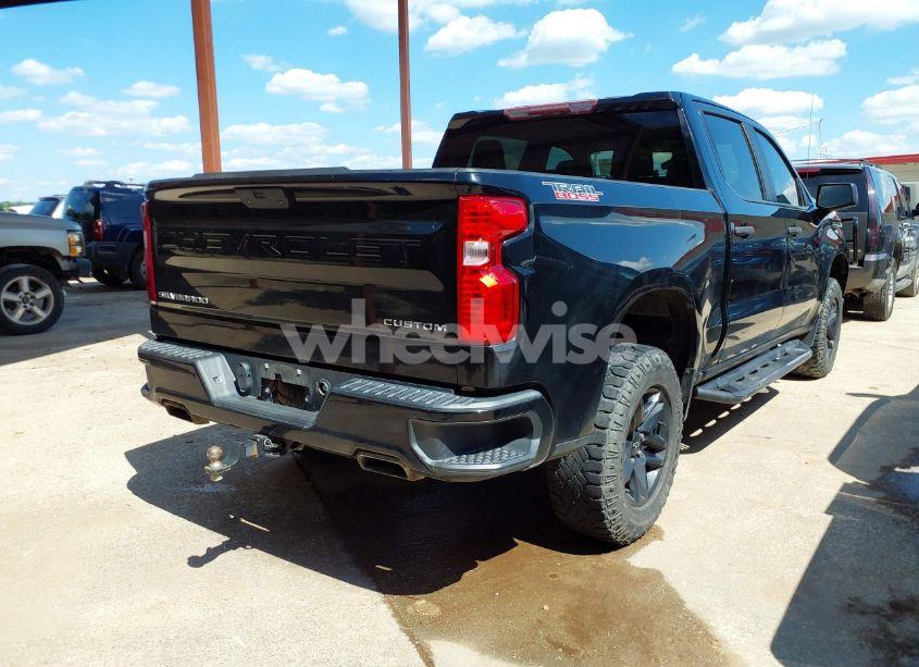 Photo 4 of 2019 Chevrolet Silverado 1500 CUSTOM TRAIL BOSS (VIN 3GCPYCEF7KG110838)