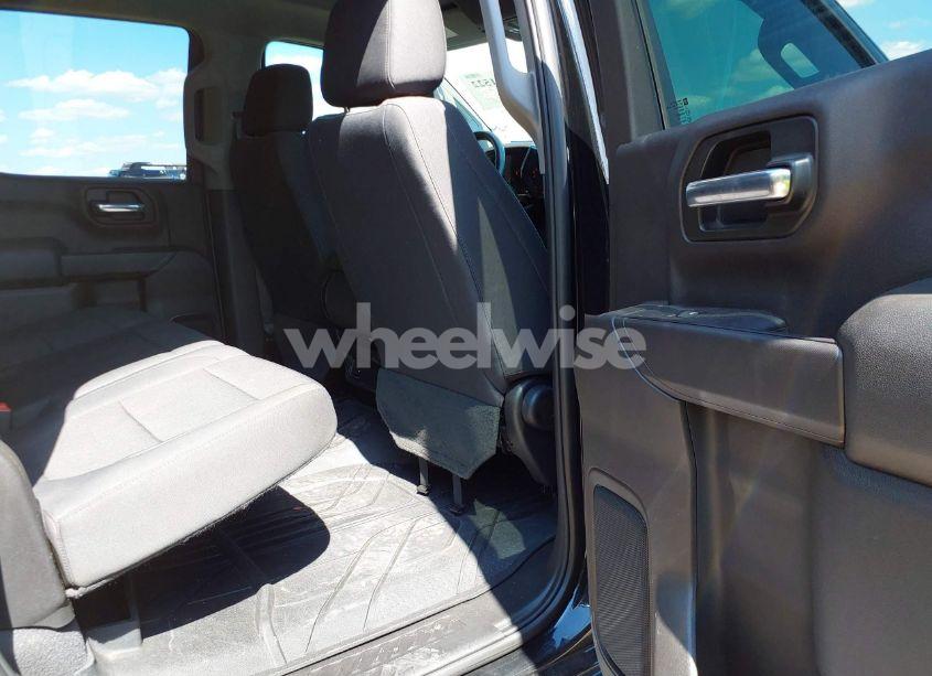 Photo 8 of 2019 Chevrolet Silverado 1500 CUSTOM TRAIL BOSS (VIN 3GCPYCEF7KG110838)