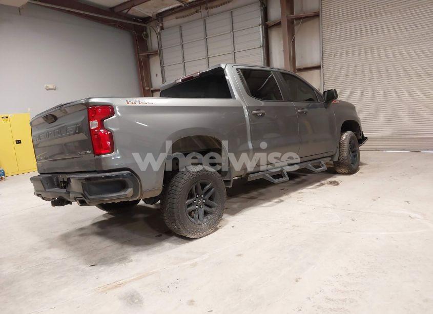 Photo 4 of 2020 Chevrolet Silverado 1500 (VIN 3GCPYCEF9LG353925)