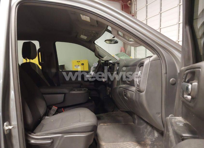 Photo 5 of 2020 Chevrolet Silverado 1500 (VIN 3GCPYCEF9LG353925)