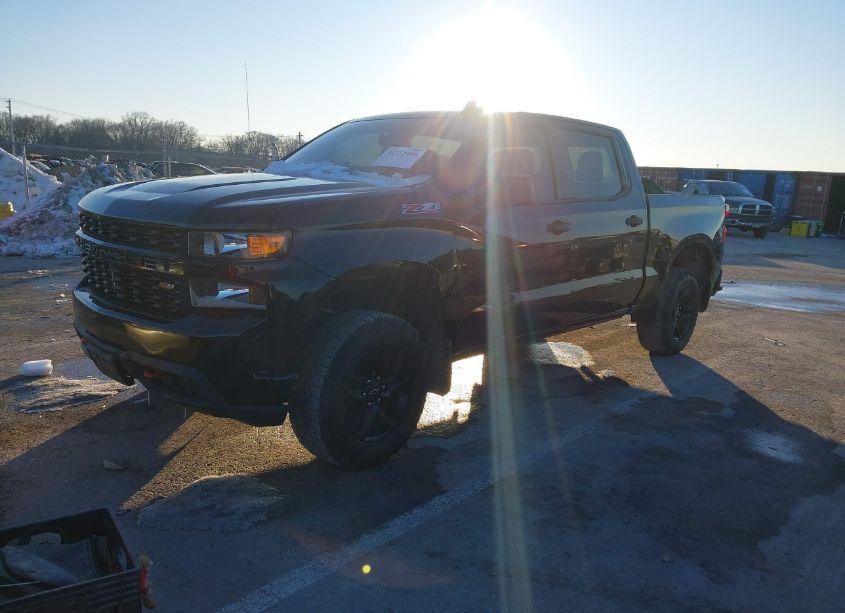 Photo 2 of 2019 Chevrolet Silverado 1500 CUSTOM TRAIL BOSS (VIN 3GCPYCEH7KG121386)