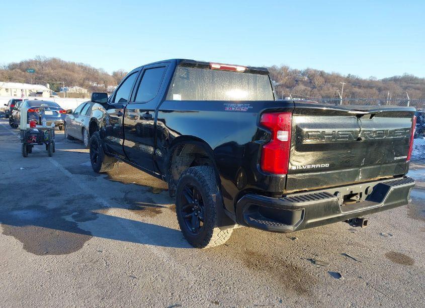 Photo 3 of 2019 Chevrolet Silverado 1500 CUSTOM TRAIL BOSS (VIN 3GCPYCEH7KG121386)