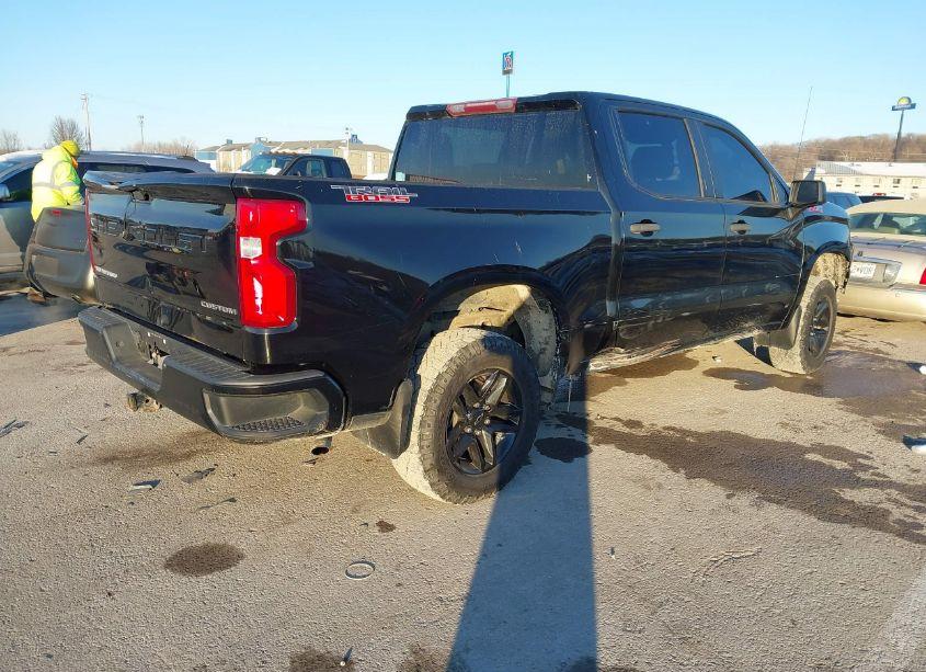 Photo 4 of 2019 Chevrolet Silverado 1500 CUSTOM TRAIL BOSS (VIN 3GCPYCEH7KG121386)