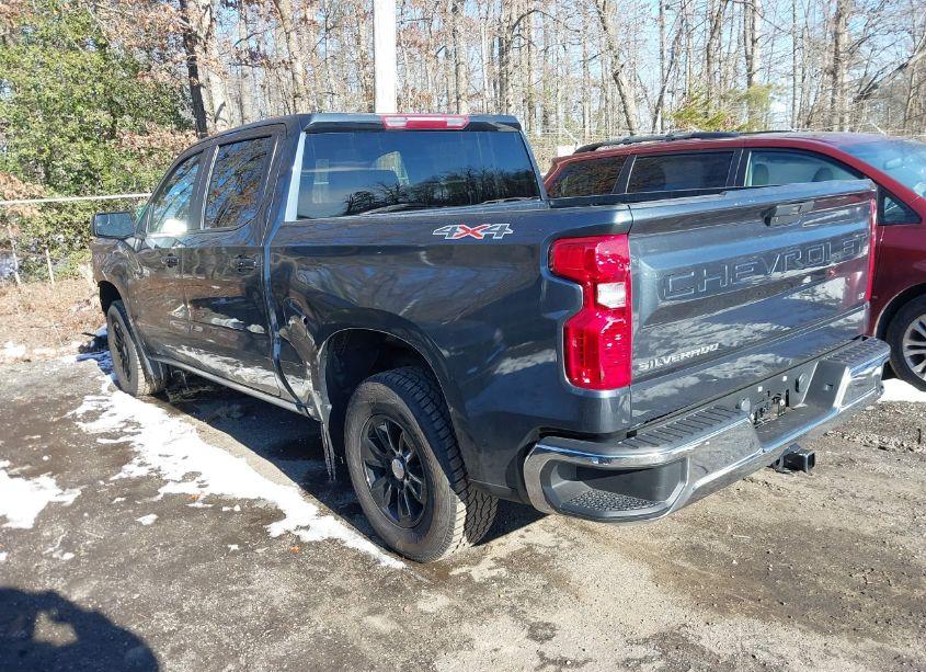 Photo 3 of 2019 Chevrolet Silverado 1500 LT (VIN 3GCPYDEK0KG236204)