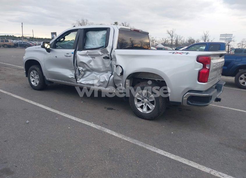 Photo 3 of 2021 Chevrolet Silverado 1500 4WD SHORT BED LT (VIN 3GCPYDEK0MG122805)