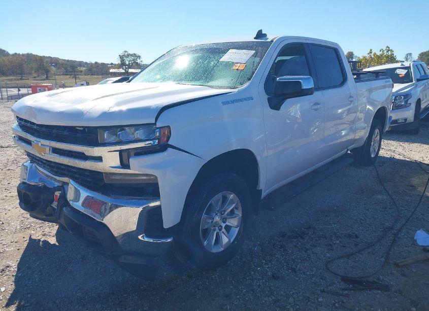 Photo 2 of 2019 Chevrolet Silverado 1500 LT (VIN 3GCPYDEK2KG271102)