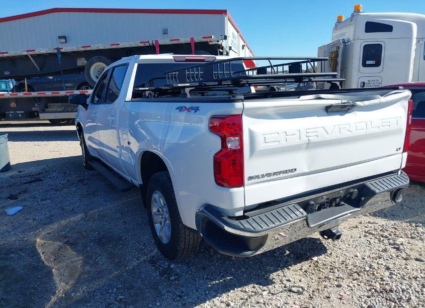 Photo 3 of 2019 Chevrolet Silverado 1500 LT (VIN 3GCPYDEK2KG271102)