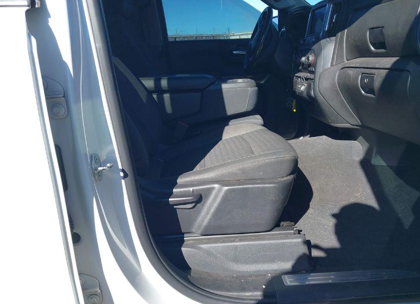 Photo 5 of 2019 Chevrolet Silverado 1500 LT (VIN 3GCPYDEK2KG271102)