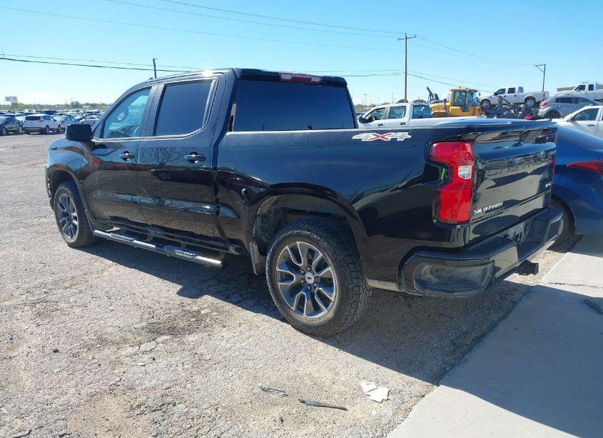 Photo 3 of 2020 Chevrolet Silverado 1500 4WD SHORT BED RST (VIN 3GCPYEEK5LG132590)