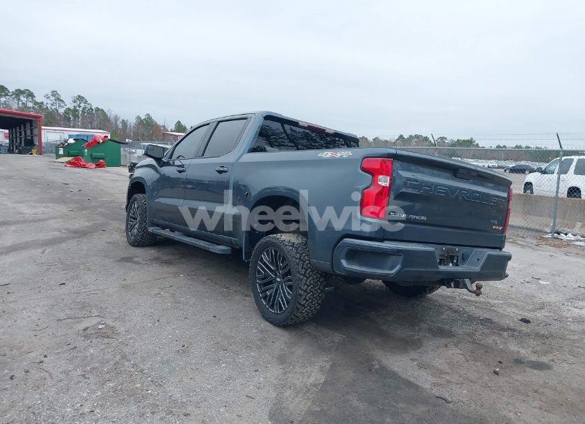 Photo 3 of 2019 Chevrolet Silverado 1500 RST (VIN 3GCPYEEK7KG136798)