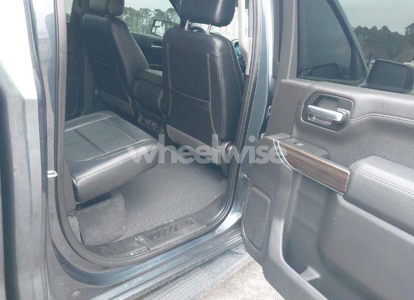 Photo 8 of 2019 Chevrolet Silverado 1500 RST (VIN 3GCPYEEK7KG136798)