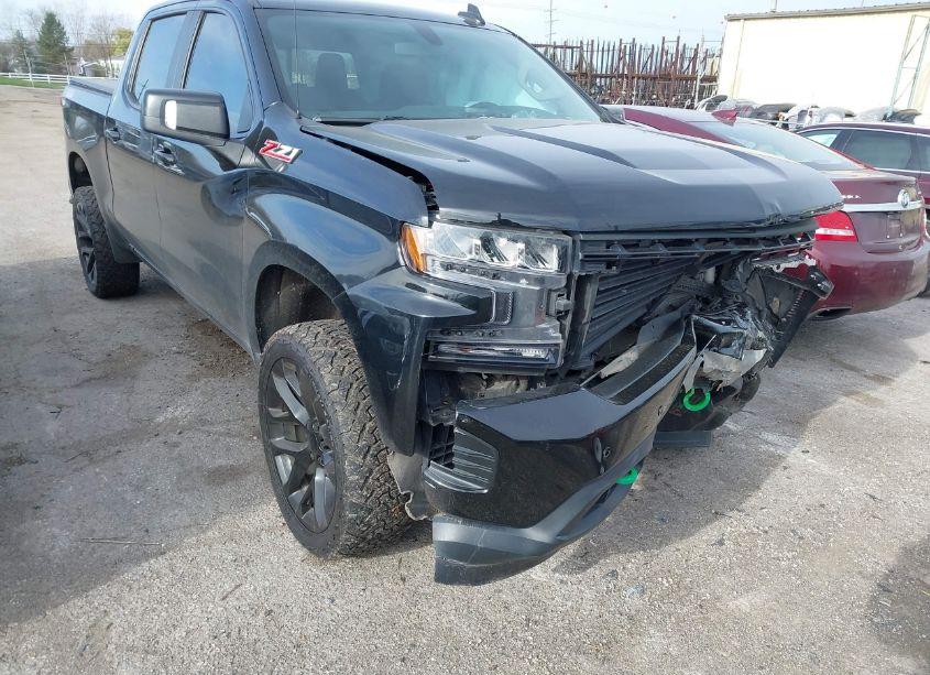 2020 Chevrolet Silverado 1500 4WD SHORT BED LT TRAIL BOSS (VIN 3GCPYFED1LG145618) main photo