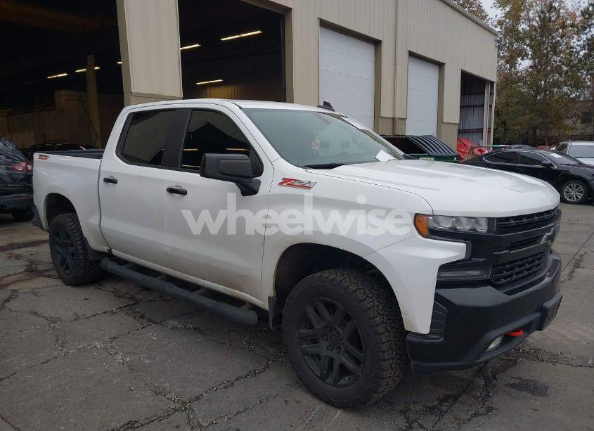 2020 Chevrolet Silverado 1500 4WD SHORT BED LT TRAIL BOSS (VIN 3GCPYFED3LG164882) main photo