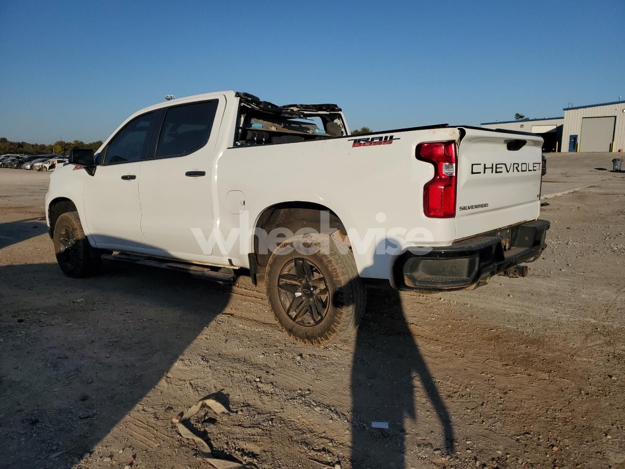 Photo 2 of 2020 CHEVROLET SILVERADO K1500 LT TRAIL BOSS (VIN 3GCPYFED5LG319559)