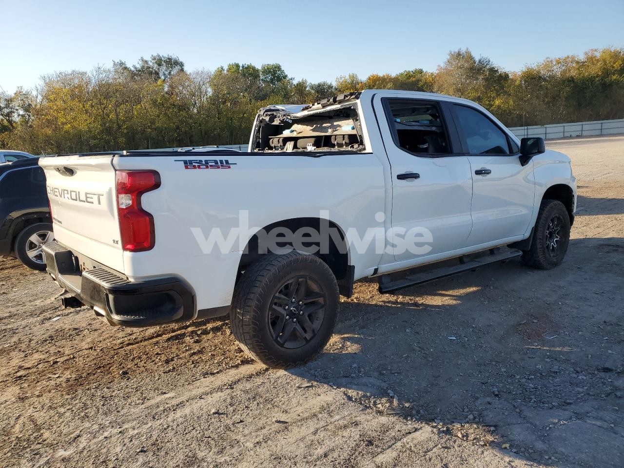 Photo 3 of 2020 CHEVROLET SILVERADO K1500 LT TRAIL BOSS (VIN 3GCPYFED5LG319559)