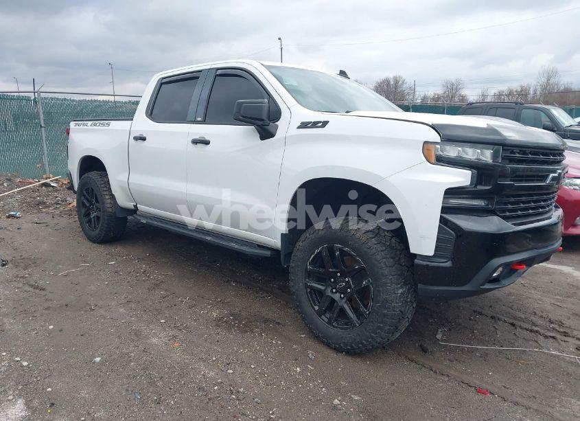 2021 Chevrolet Silverado 1500 4WD SHORT BED LT TRAIL BOSS (VIN 3GCPYFED6MG474719) main photo