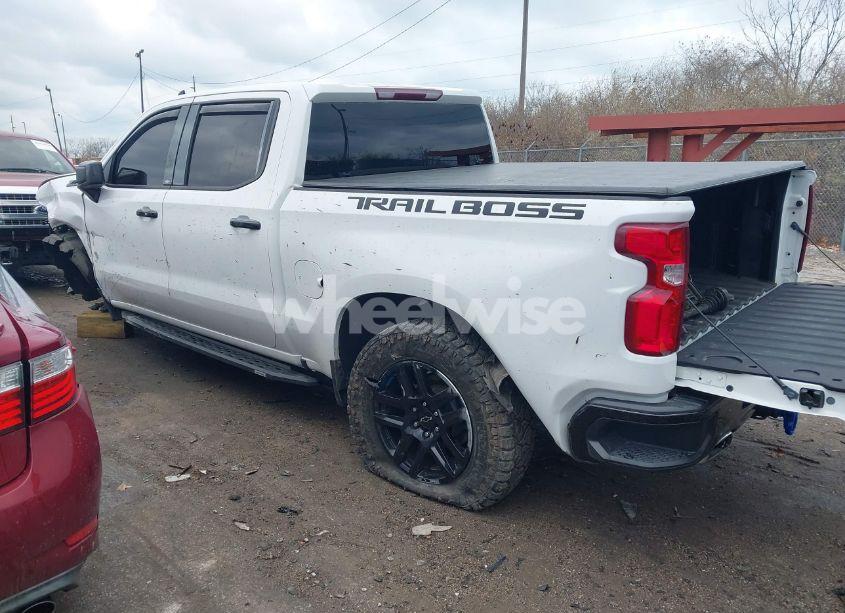 Photo 3 of 2021 Chevrolet Silverado 1500 4WD SHORT BED LT TRAIL BOSS (VIN 3GCPYFED6MG474719)