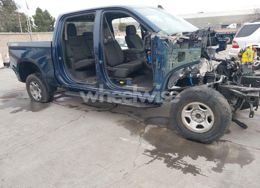 2021 Chevrolet Silverado 1500 4WD SHORT BED LT TRAIL BOSS (VIN 3GCPYFED7MG248687) main photo