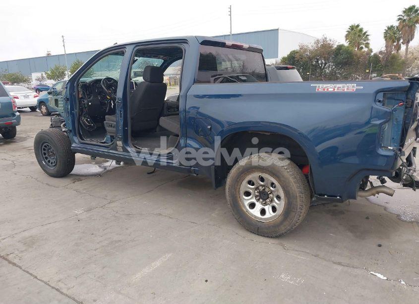 Photo 3 of 2021 Chevrolet Silverado 1500 4WD SHORT BED LT TRAIL BOSS (VIN 3GCPYFED7MG248687)