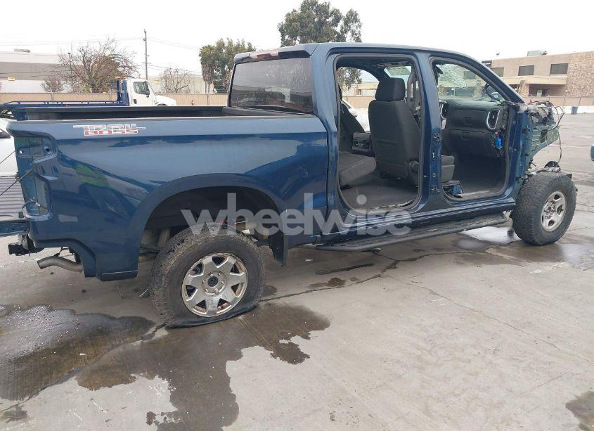 Photo 4 of 2021 Chevrolet Silverado 1500 4WD SHORT BED LT TRAIL BOSS (VIN 3GCPYFED7MG248687)