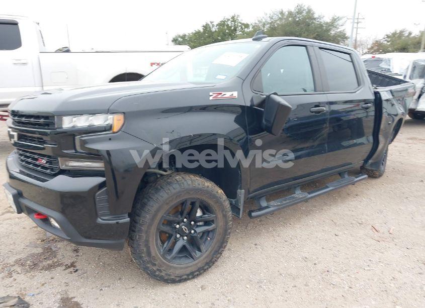Photo 2 of 2021 Chevrolet Silverado 1500 4WD SHORT BED LT TRAIL BOSS (VIN 3GCPYFEL2MG471873)