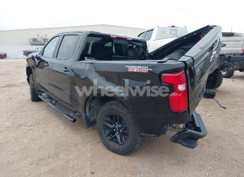 Photo 3 of 2021 Chevrolet Silverado 1500 4WD SHORT BED LT TRAIL BOSS (VIN 3GCPYFEL2MG471873)