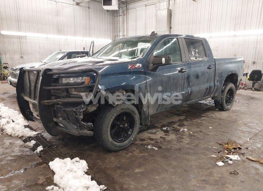 Photo 2 of 2021 Chevrolet Silverado 1500 4WD SHORT BED LT TRAIL BOSS (VIN 3GCPYFEL5MG299421)