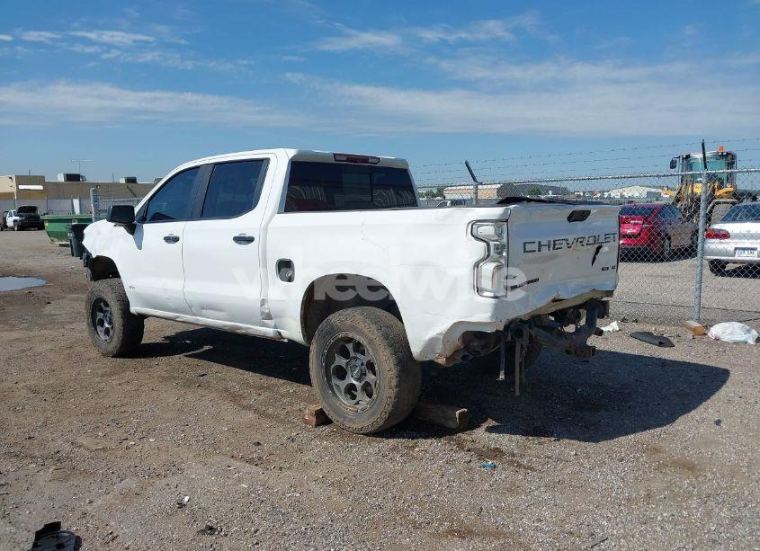 Photo 3 of 2021 Chevrolet Silverado 1500 4WD SHORT BED LT TRAIL BOSS (VIN 3GCPYFEL7MG137063)