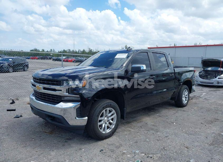 Photo 2 of 2021 Chevrolet Silverado 1500 4WD SHORT BED LT WITH 2FL (VIN 3GCPYJEK7MG426518)