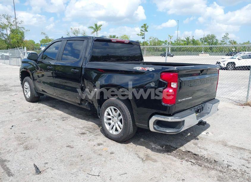 Photo 3 of 2021 Chevrolet Silverado 1500 4WD SHORT BED LT WITH 2FL (VIN 3GCPYJEK7MG426518)