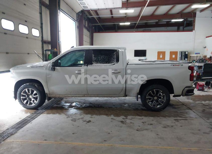 Photo 13 of 2021 Chevrolet Silverado 1500 4WD SHORT BED LT WITH 2FL (VIN 3GCPYJEK8MG462735)