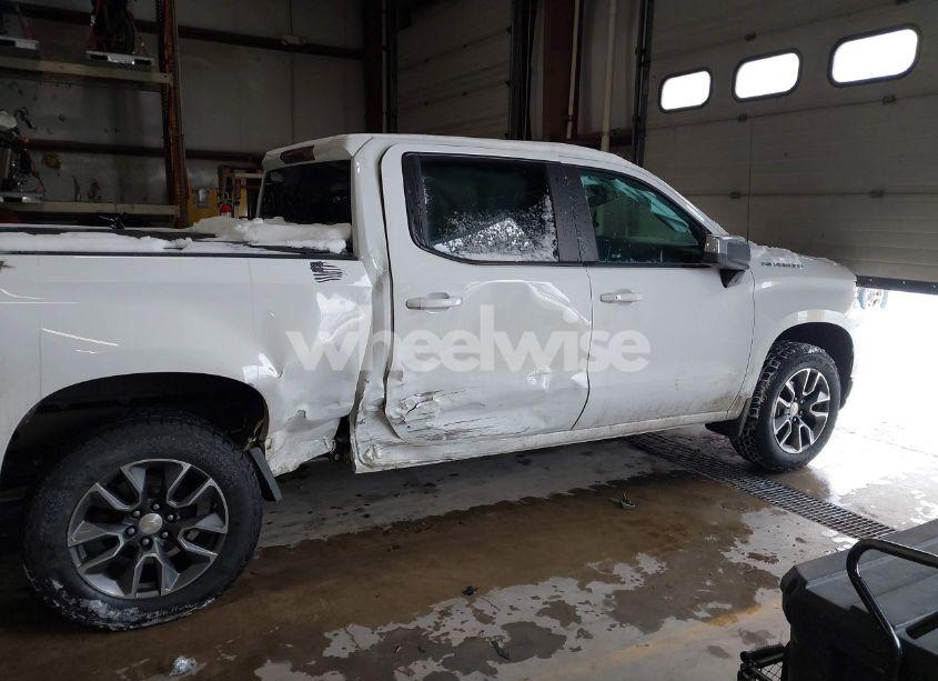 Photo 6 of 2021 Chevrolet Silverado 1500 4WD SHORT BED LT WITH 2FL (VIN 3GCPYJEK8MG462735)
